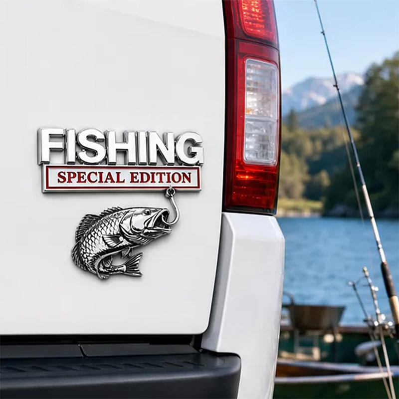 Fishing Hook - Metalowy emblemat w kształcie haczyka na